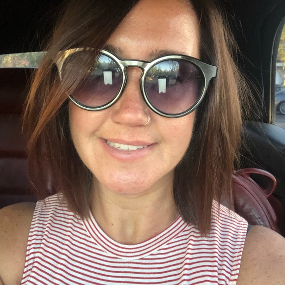 Meet your Posher, Leilei - Picture 3 of 8